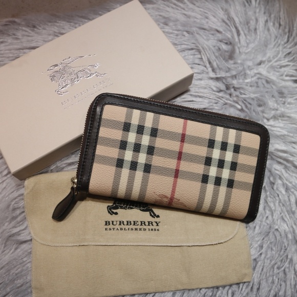Burberry Handbags - BURBERRY wallet