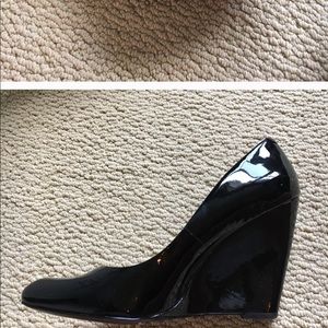 Jessica Simpson black patent leather wedges