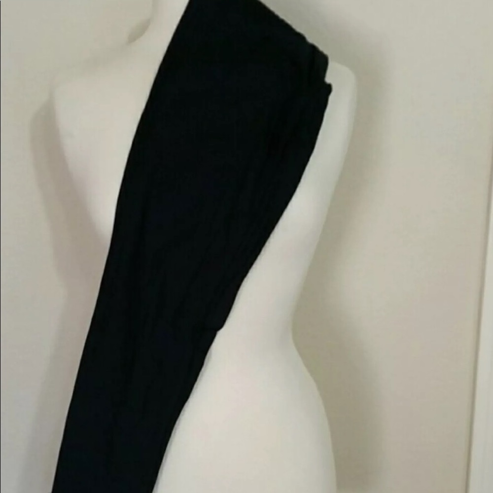 Lularoe solid black leggings OS