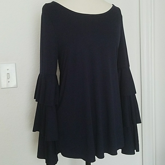 1 LEFT - Beautiful Navy Tiered Bell Sleeve Top - Picture 4 of 8