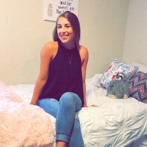 Meet your Posher, Leah