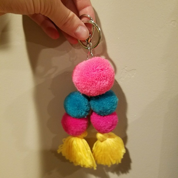 Accessories - Boho pom pom keychain