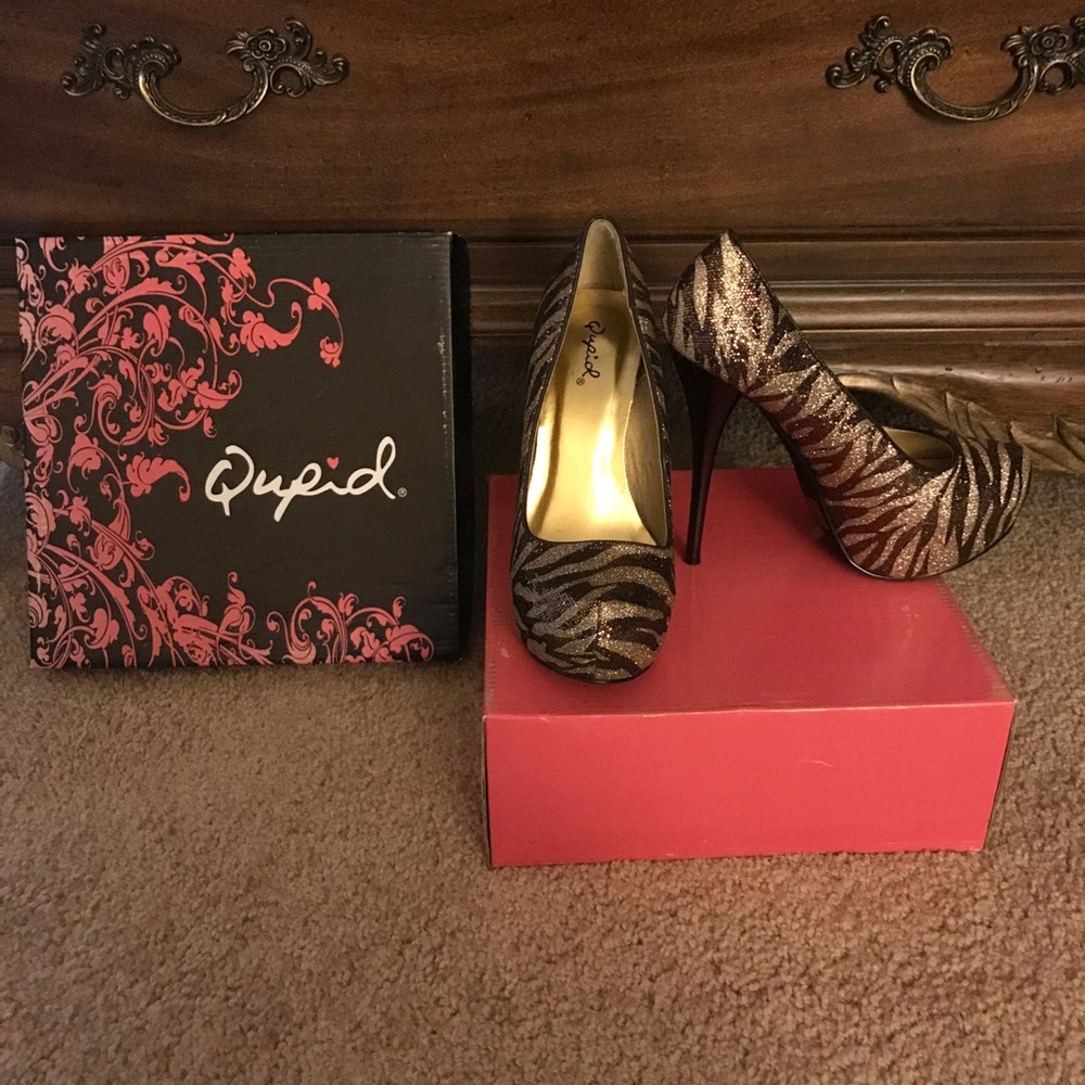 Zebra Stripe High Heels 👠
