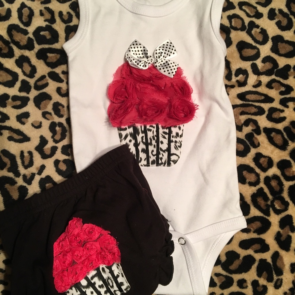 Newborn cupcake onesie