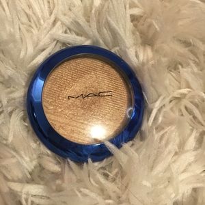 Mac oh darling highlighter
