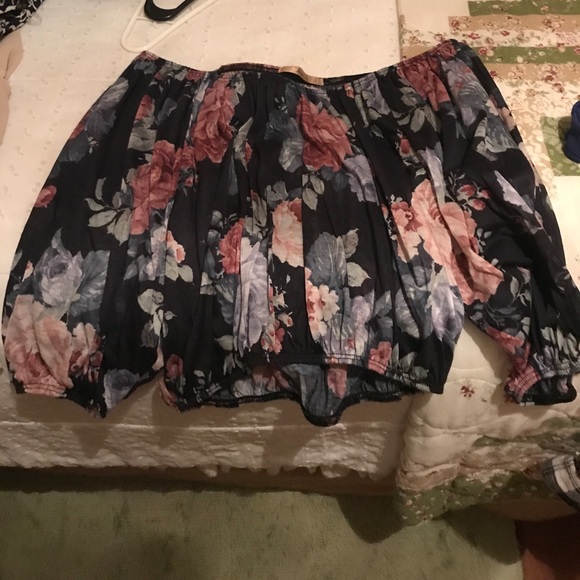 Off the shoulder top - Picture 1 of 1