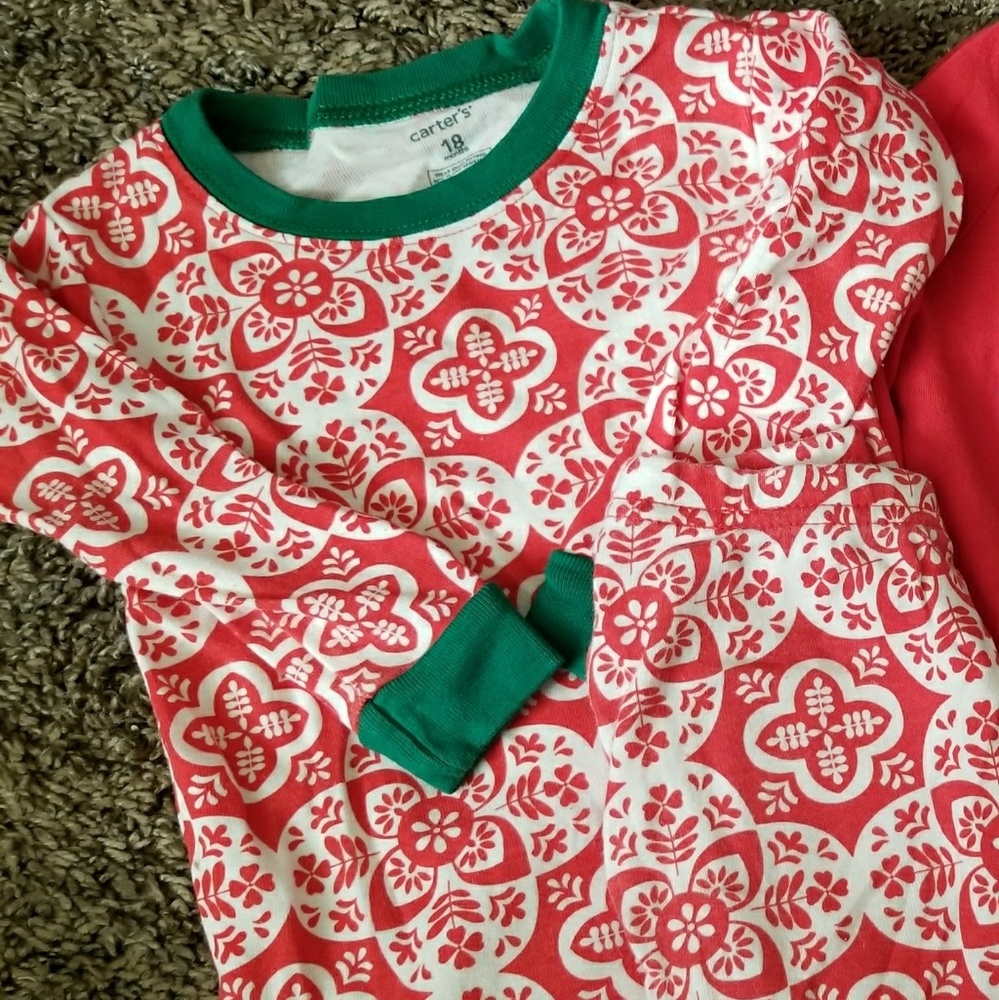 Christmas pajamas size 18 months carters