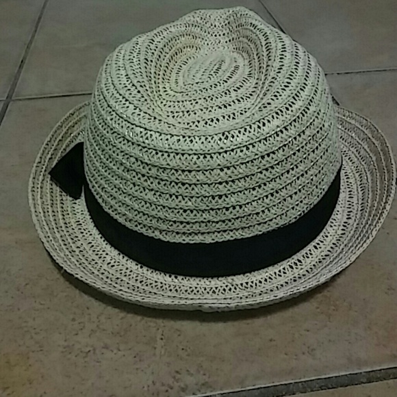 Fashionable straw like hat PRICE DROPPED - Picture 3 of 4