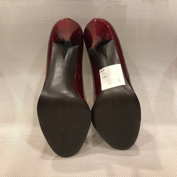 Stuart Weitzan pumps - Picture 3 of 4
