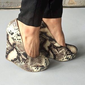 STEVE MADDEN Snakeskin Platform Wedges Heels Sz 7