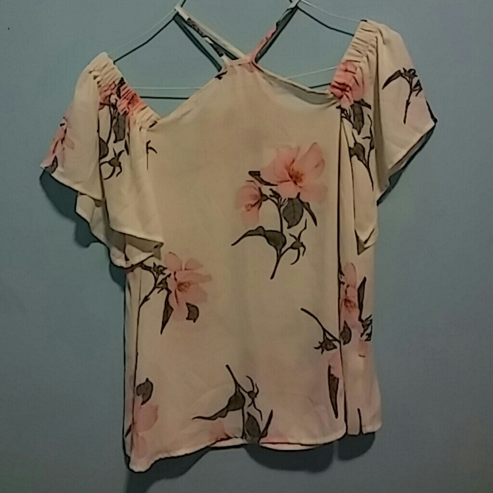 Floral flowy top