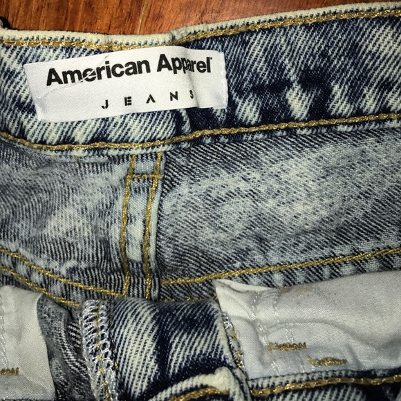 High Waisted Denim Shorts - Picture 2 of 3