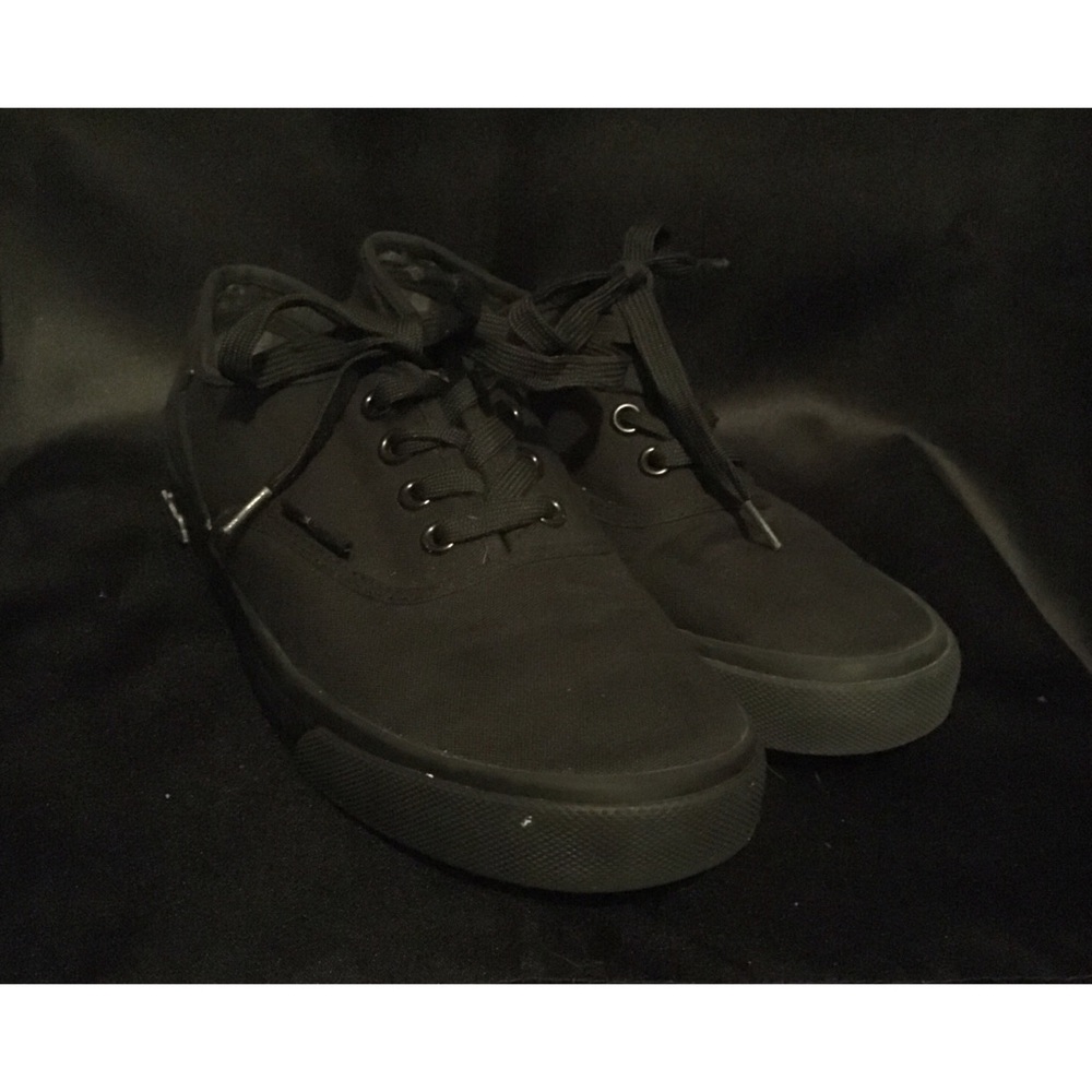 All Black Lightning Bolt Punkrose sneakers