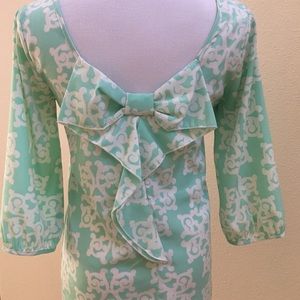 Mint Blouse with low bow in back