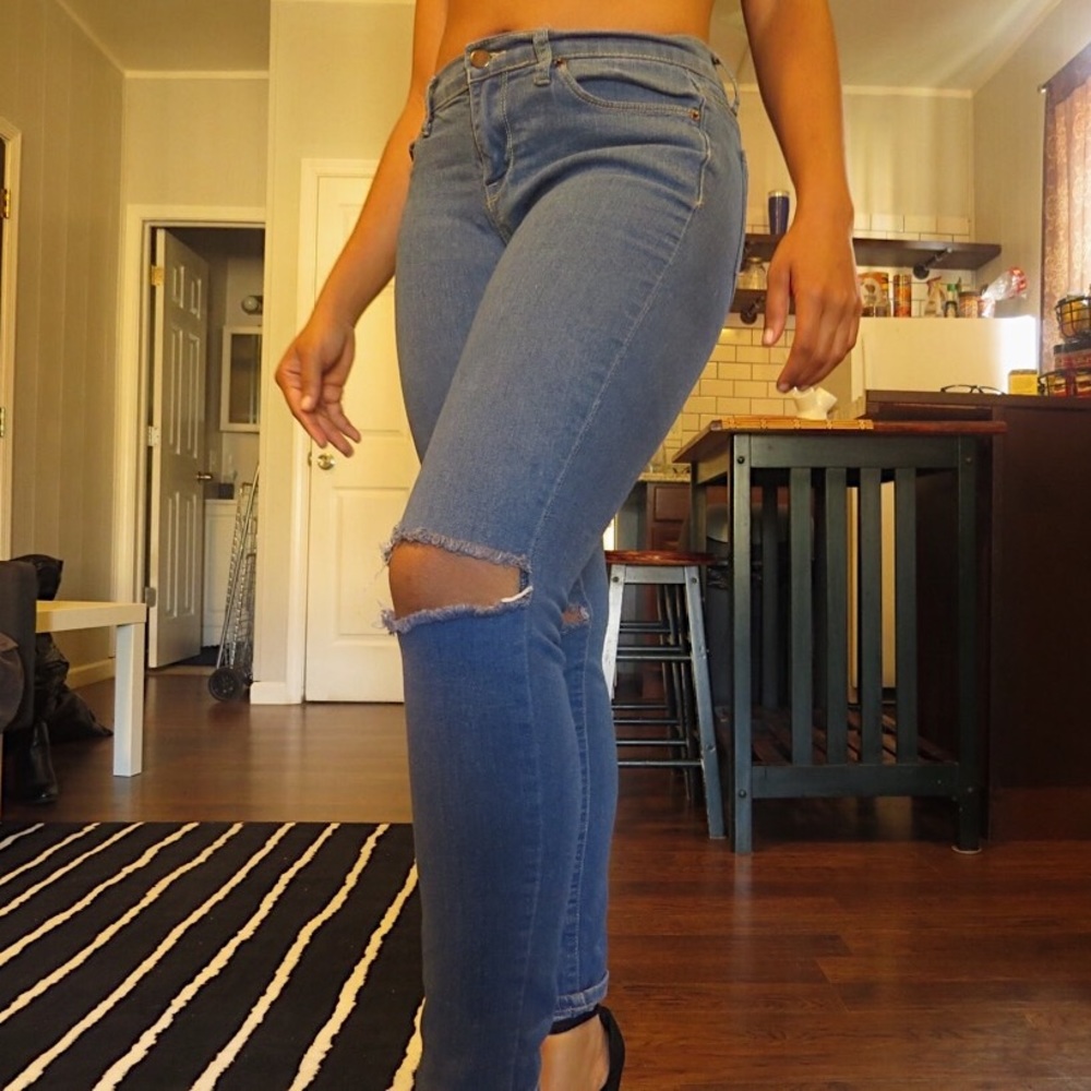 Forever 21 Ripped Knee Blue Jeans