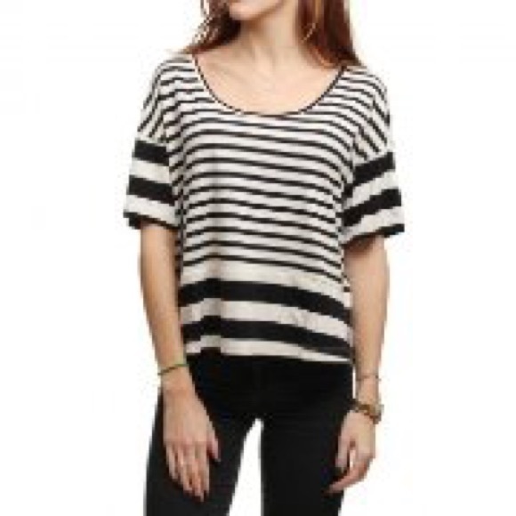 🆕ROXY THE CODFATHER TOP TEE - Picture 2 of 6