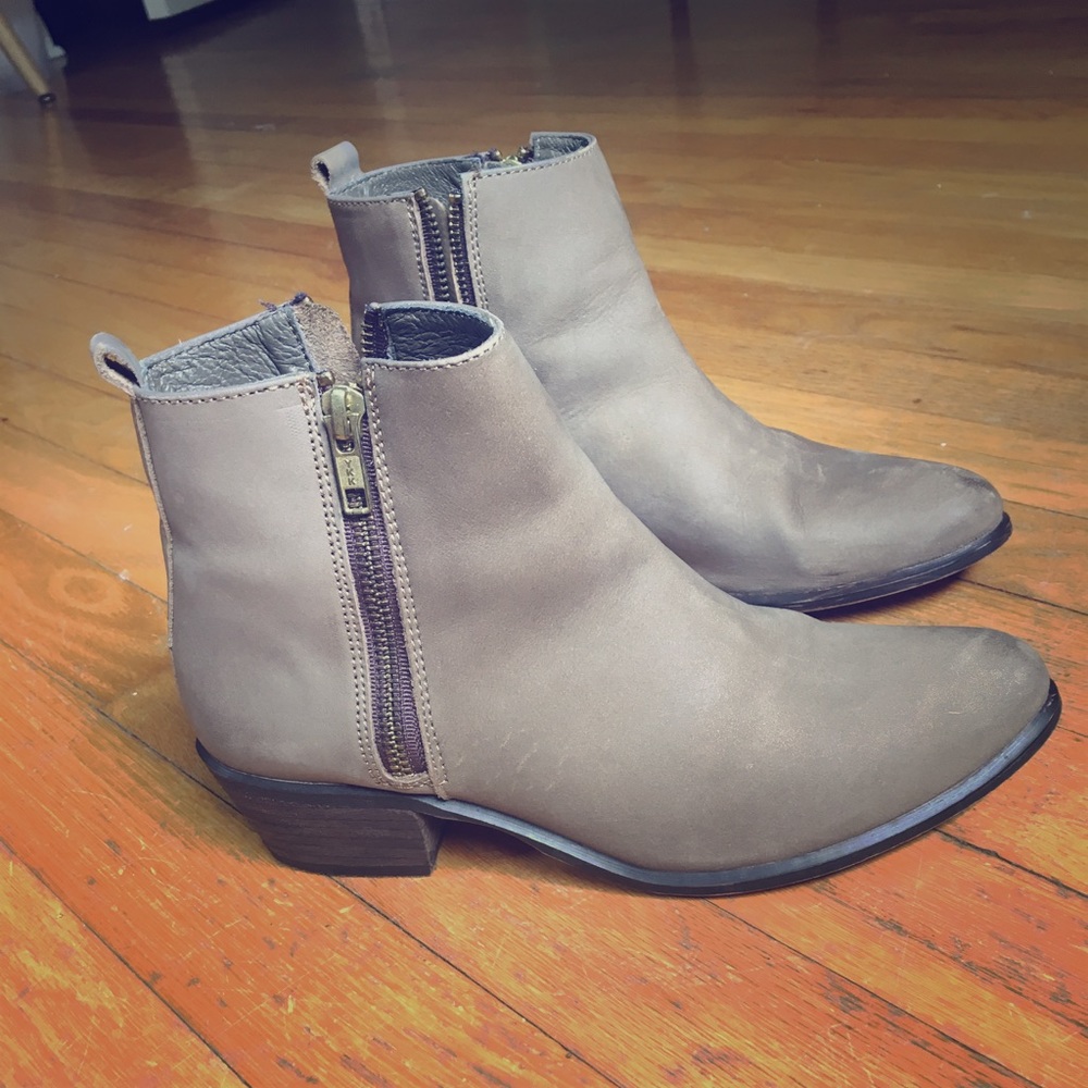 Steve Madden Tan/Brown Booties