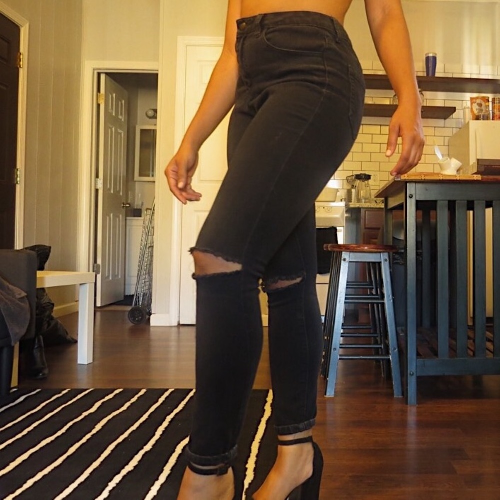 F21 Ripped Knee Black Jeans