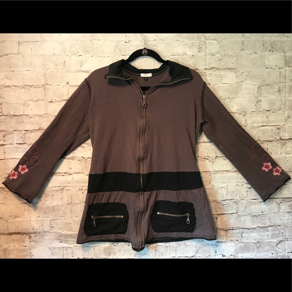 Za Zen zip up jacket 2 pockets embroidered flowers