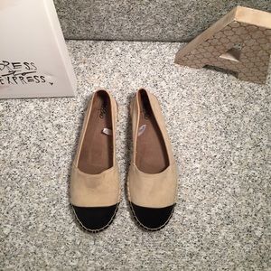Mossimo beige and black espadrilles