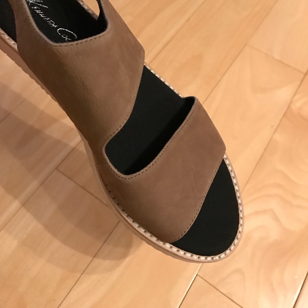 Kenneth Cole sandals