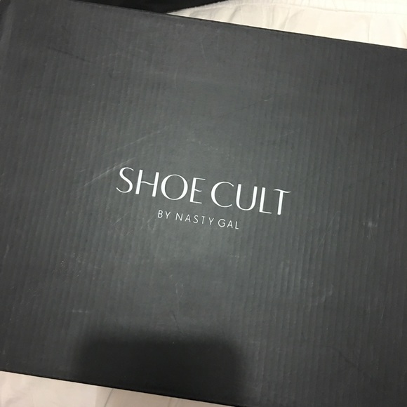 Red Heels - Picture 3 of 3