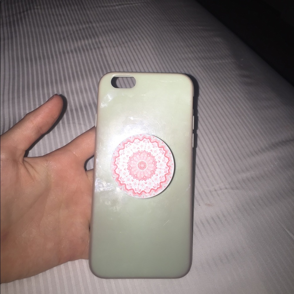 Silicone protective case w/ pop socket