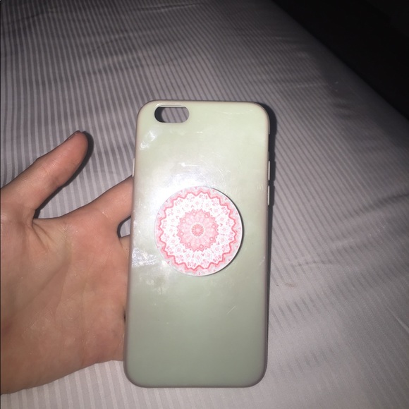 Silicone protective case w/ pop socket - Picture 1 of 4