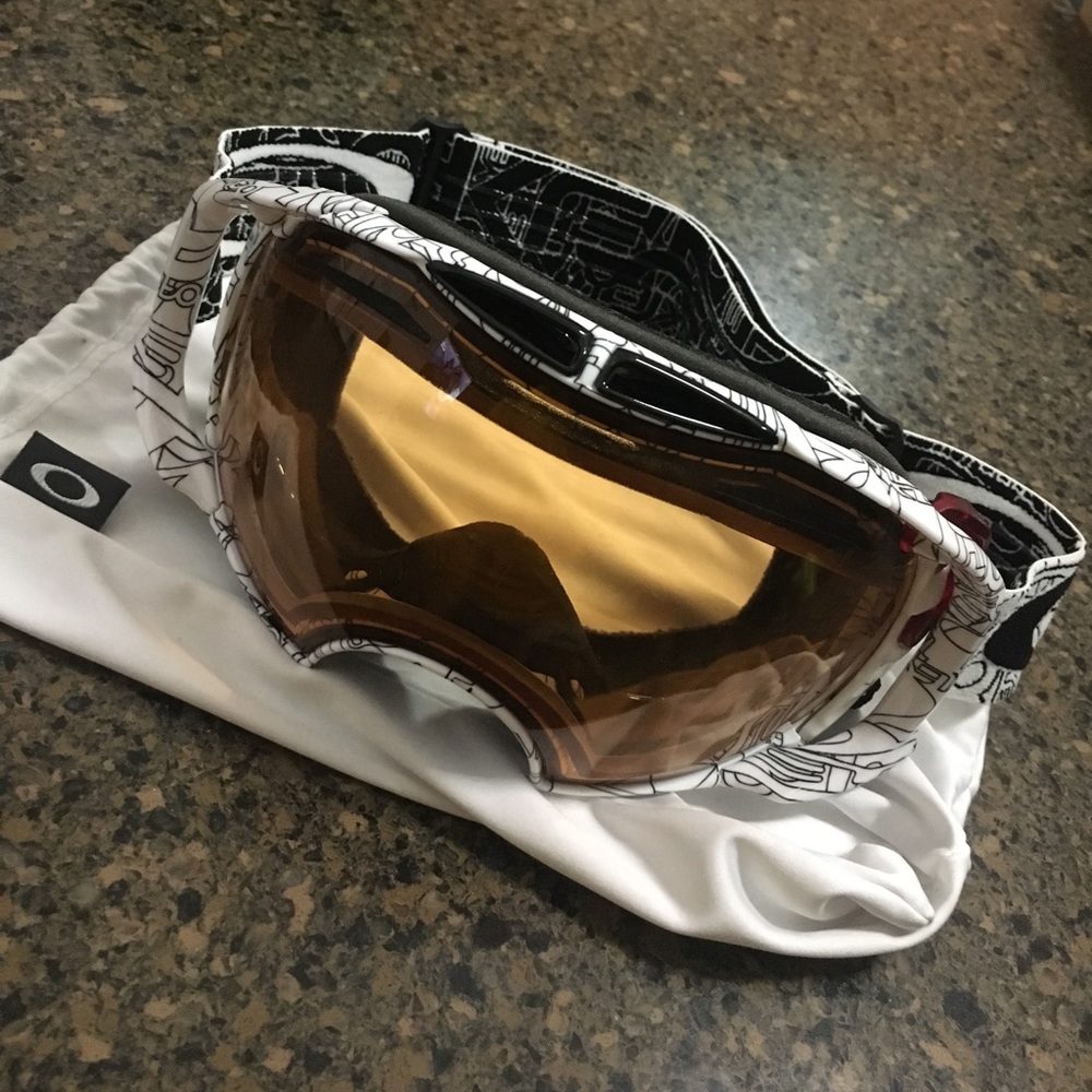 Brand new Oakley Goggles
