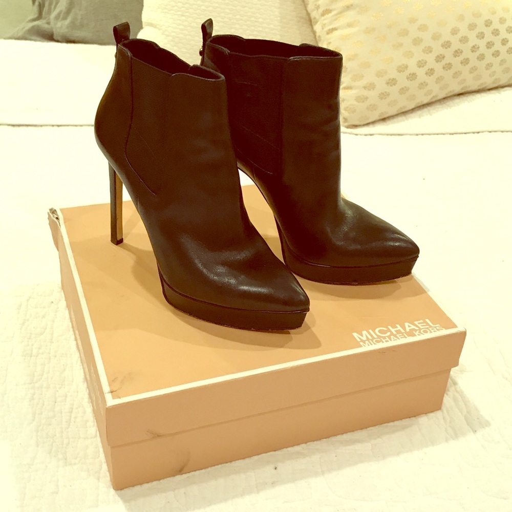 Micheal Kors Black Leather Booties