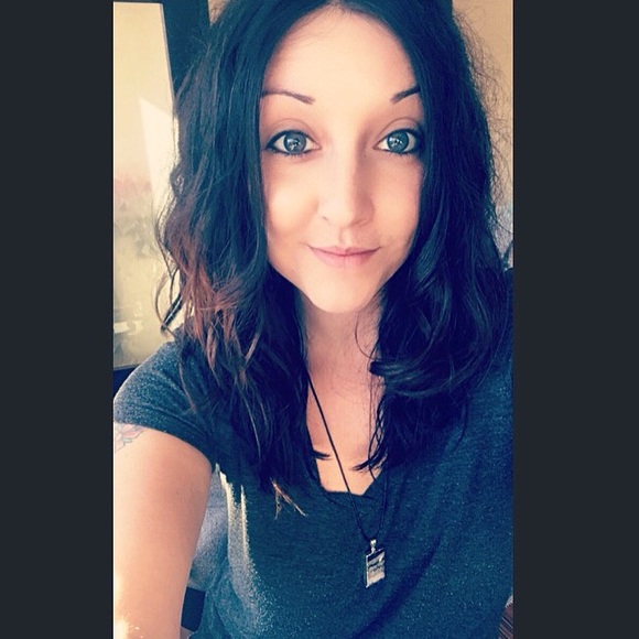 Meet your Posher, Rebecca - Picture 2 of 8