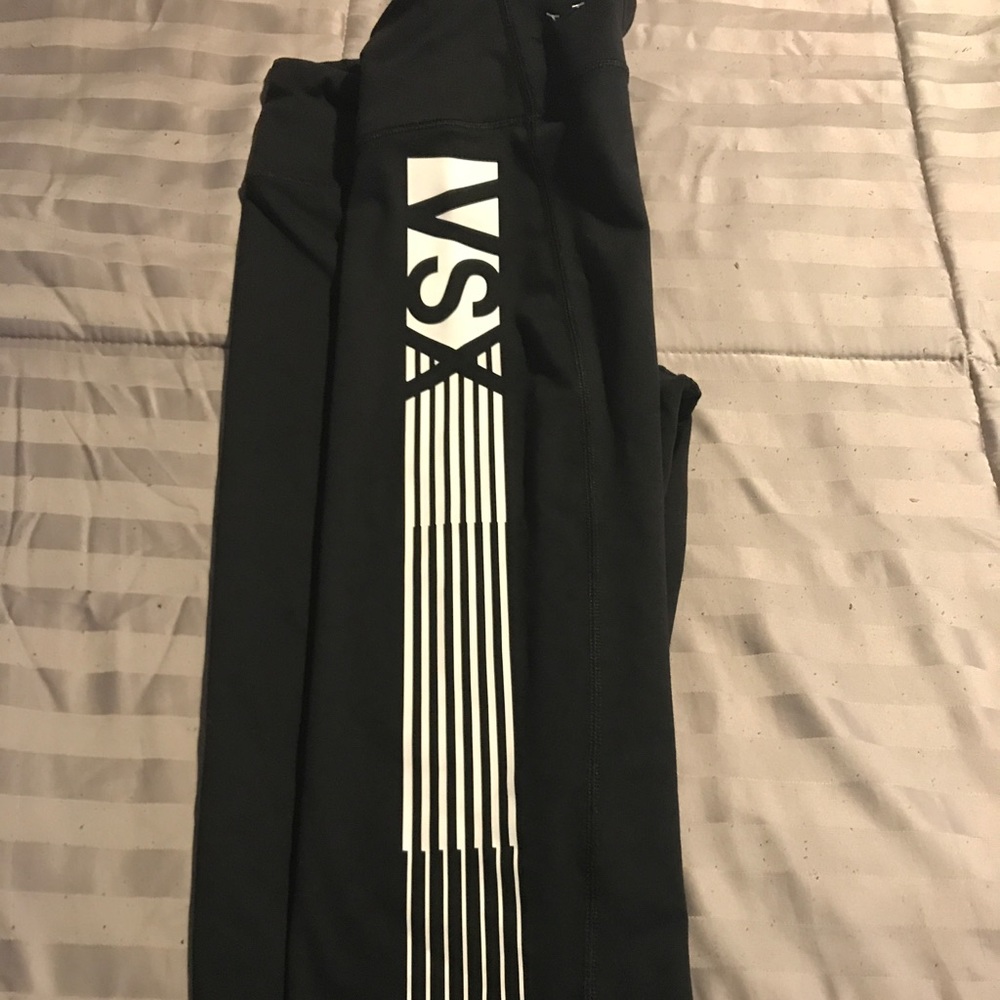 Victoria Secret Cropped Yoga Pants