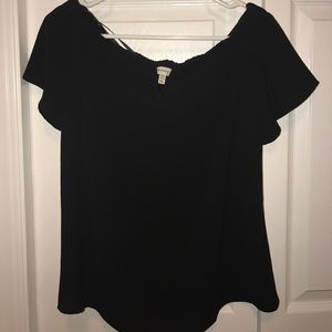 Off the shoulder v cut shirt