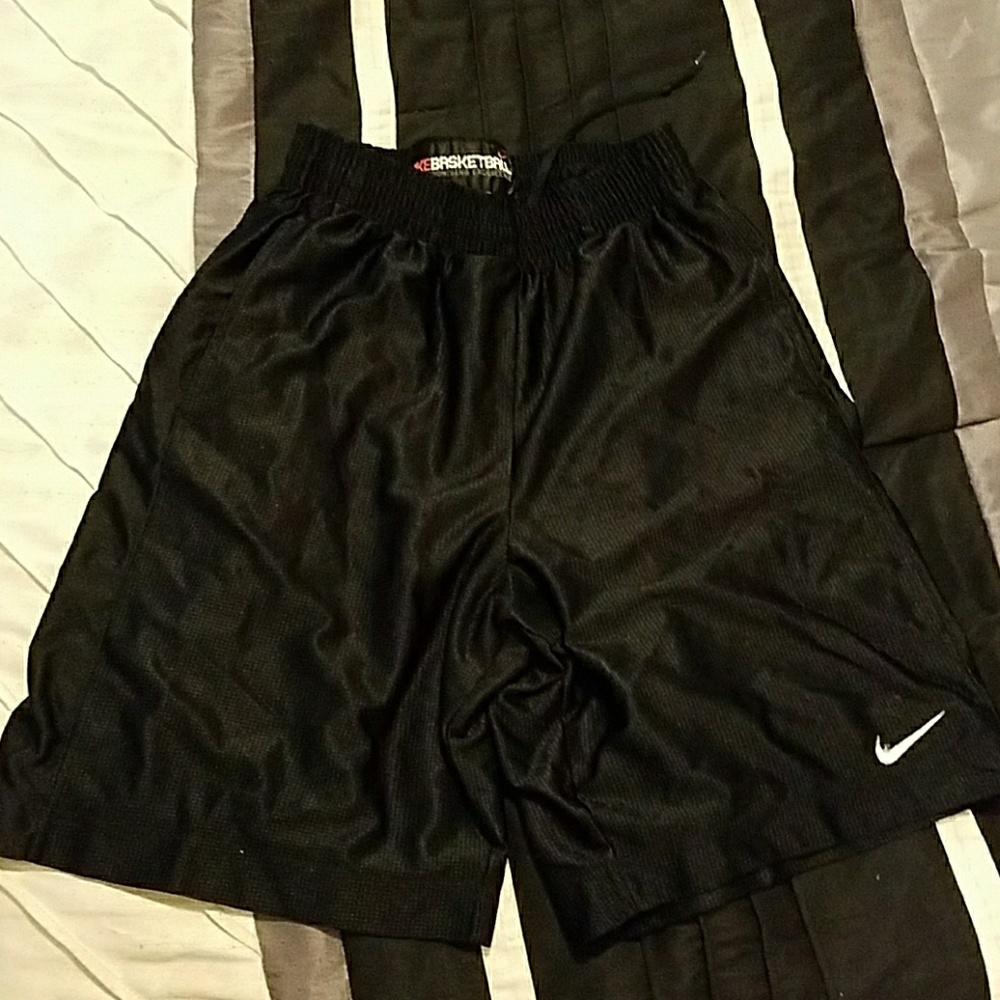 Black nike basketball shorts