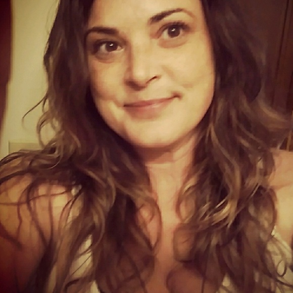 Meet your Posher, Lisa - Picture 1 of 1