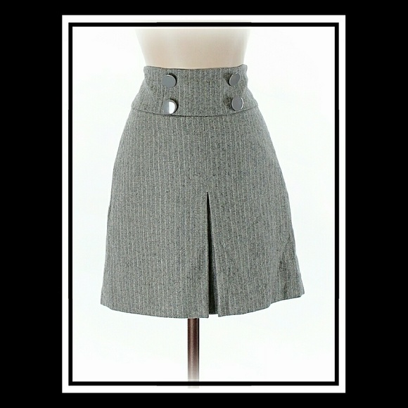 Classy Button-accented Skirt - Picture 1 of 1