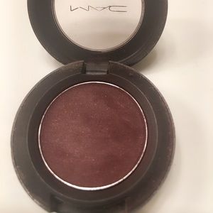 MAC cosmetics eyeshadow/color: Sketch