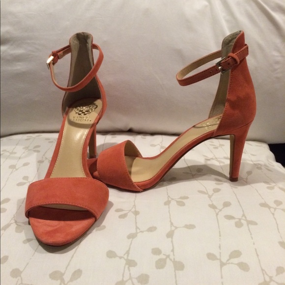 Vince Camuto suede heels - Picture 3 of 8