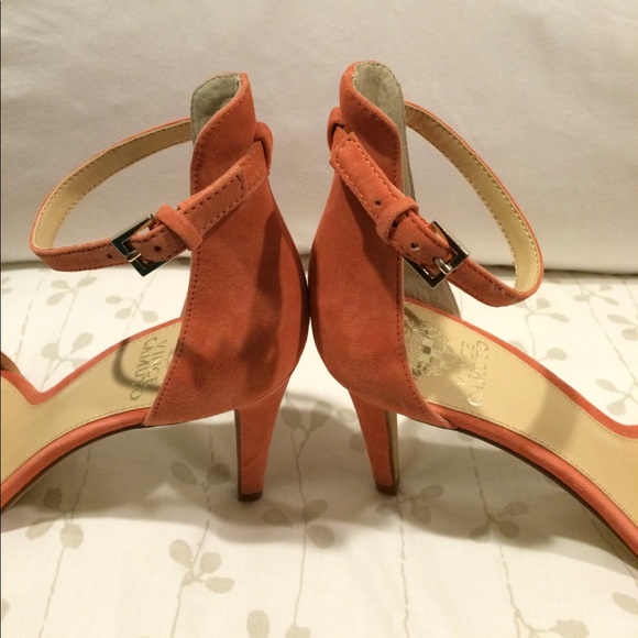 Vince Camuto suede heels - Picture 6 of 8