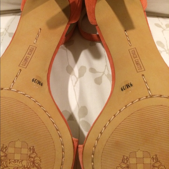 Vince Camuto suede heels - Picture 8 of 8