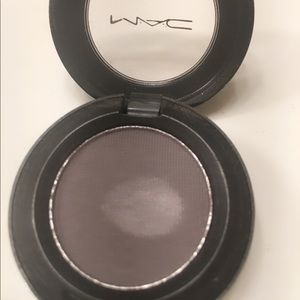 MAC cosmetics eyeshadow/color: SCENE