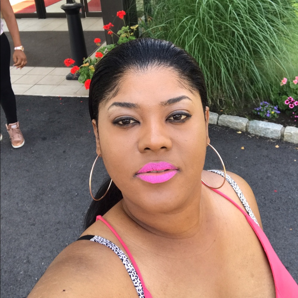 Meet your Posher, Scheila