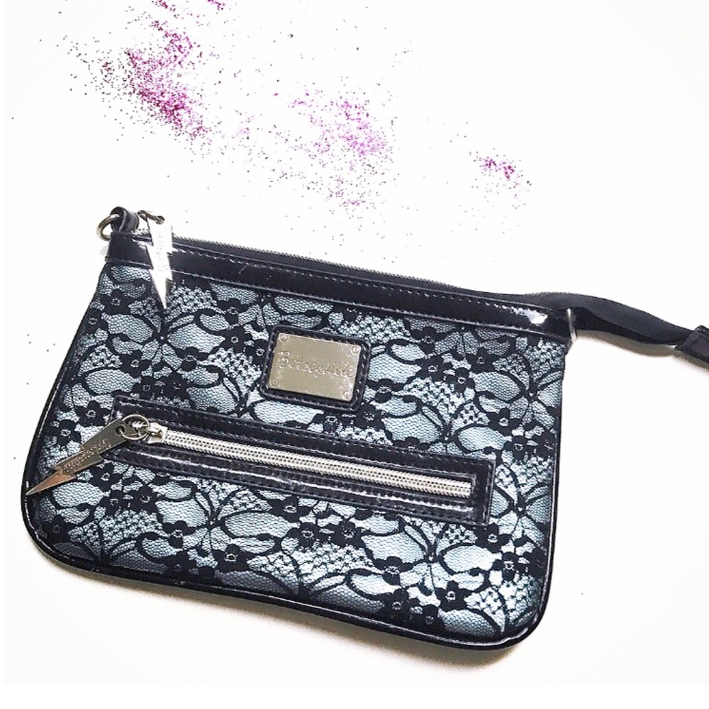 Betsey Johnson Clutch 💙