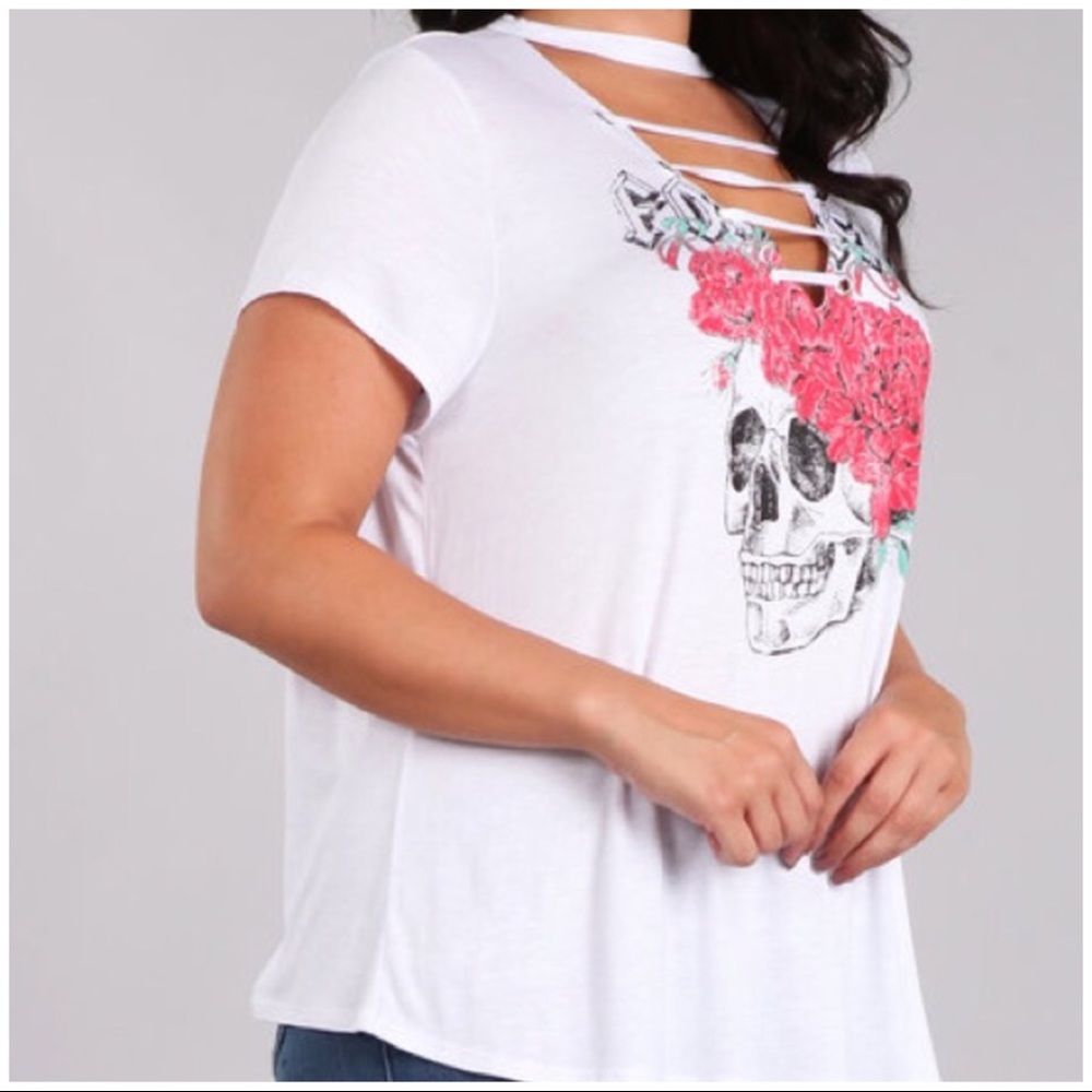 LAST ONE! Plus Size Lace Up Skull Tee - Picture 3 of 5
