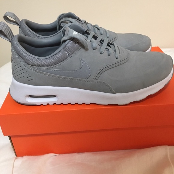 air max thea gray