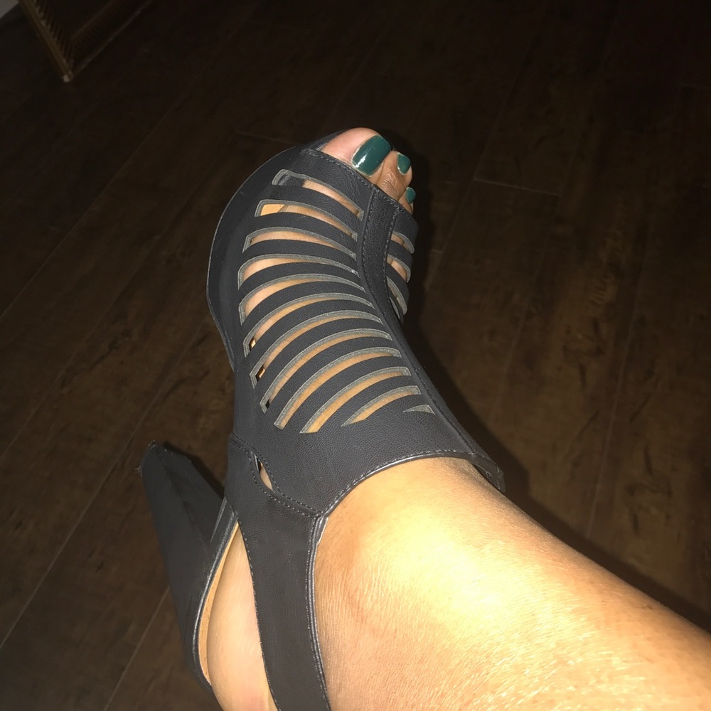 Black Peep-Toe Heel