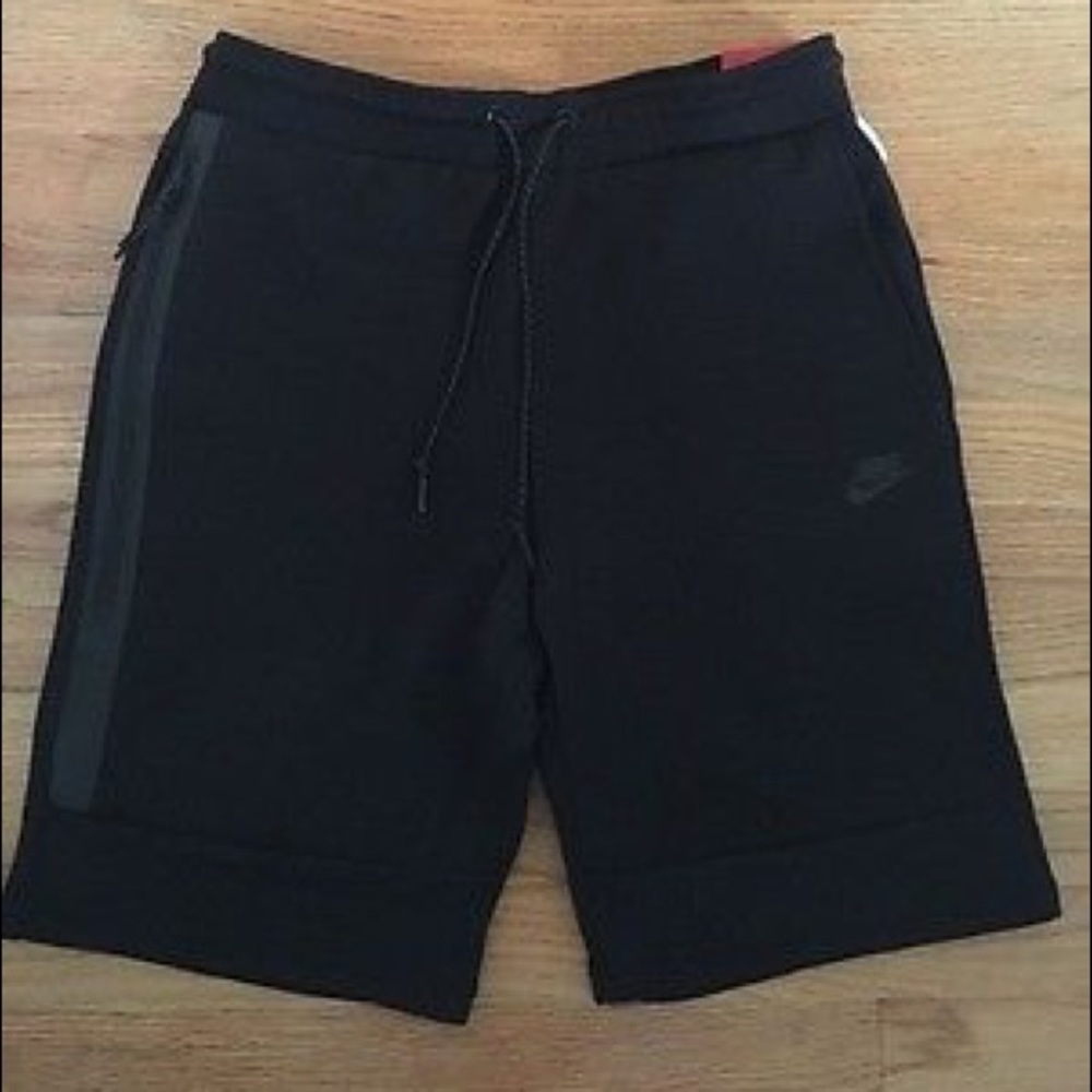 Nike Tech Fleece Shorts Size L