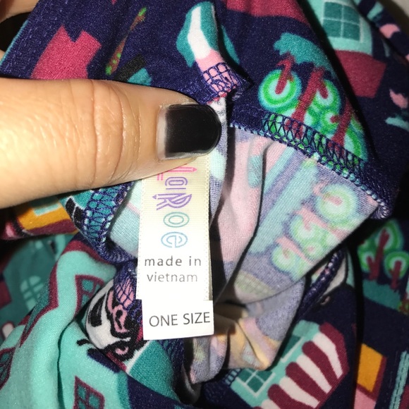 NWOT lularoe OS gnomes - Picture 2 of 2