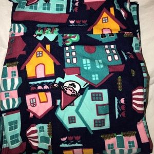 NWOT lularoe OS gnomes