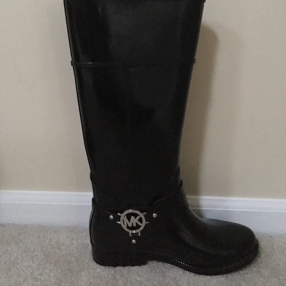 Michael Kors boots size 7